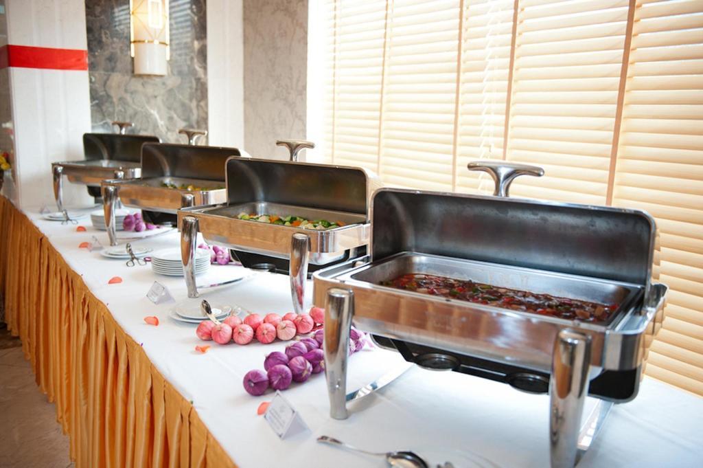 Bac Cuong Hotel Дананг Экстерьер фото