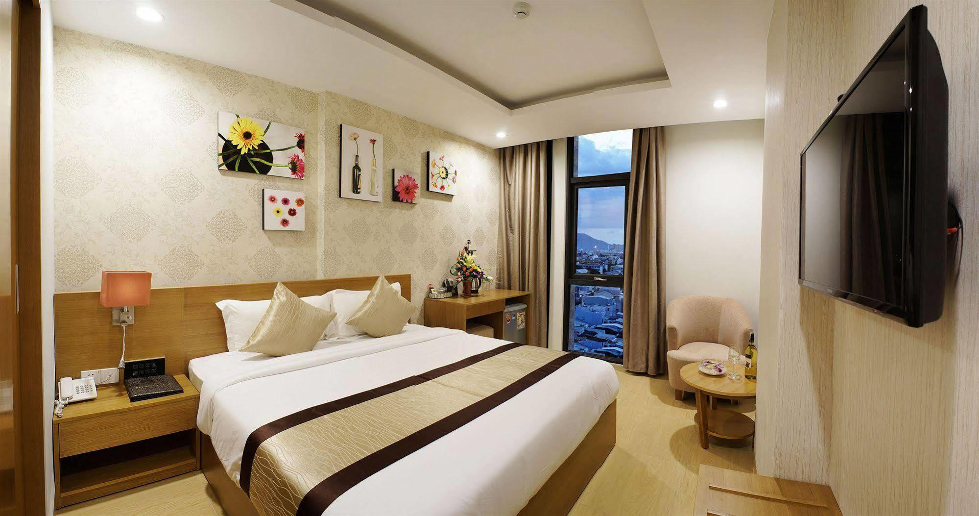 Bac Cuong Hotel Дананг Экстерьер фото