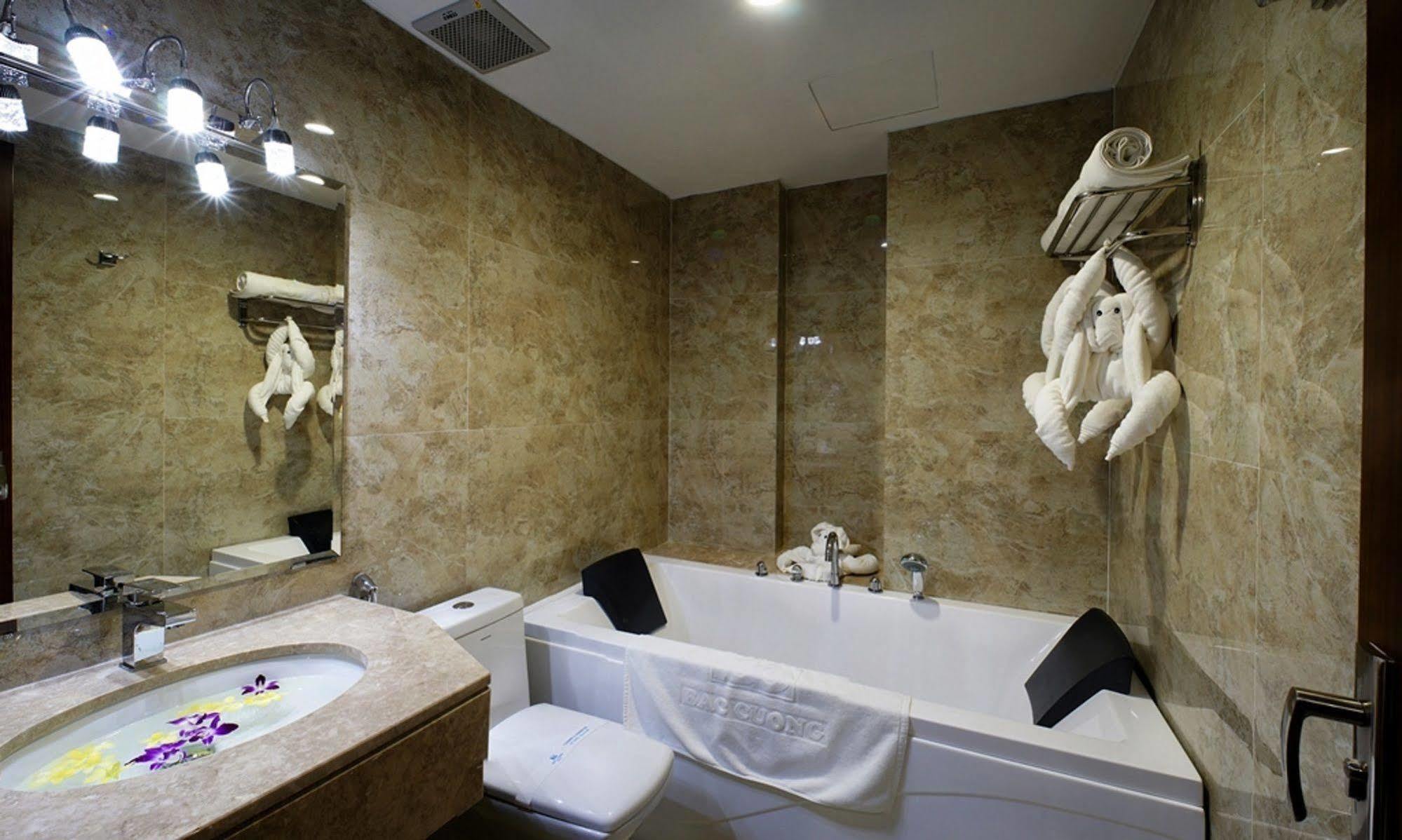 Bac Cuong Hotel Дананг Экстерьер фото