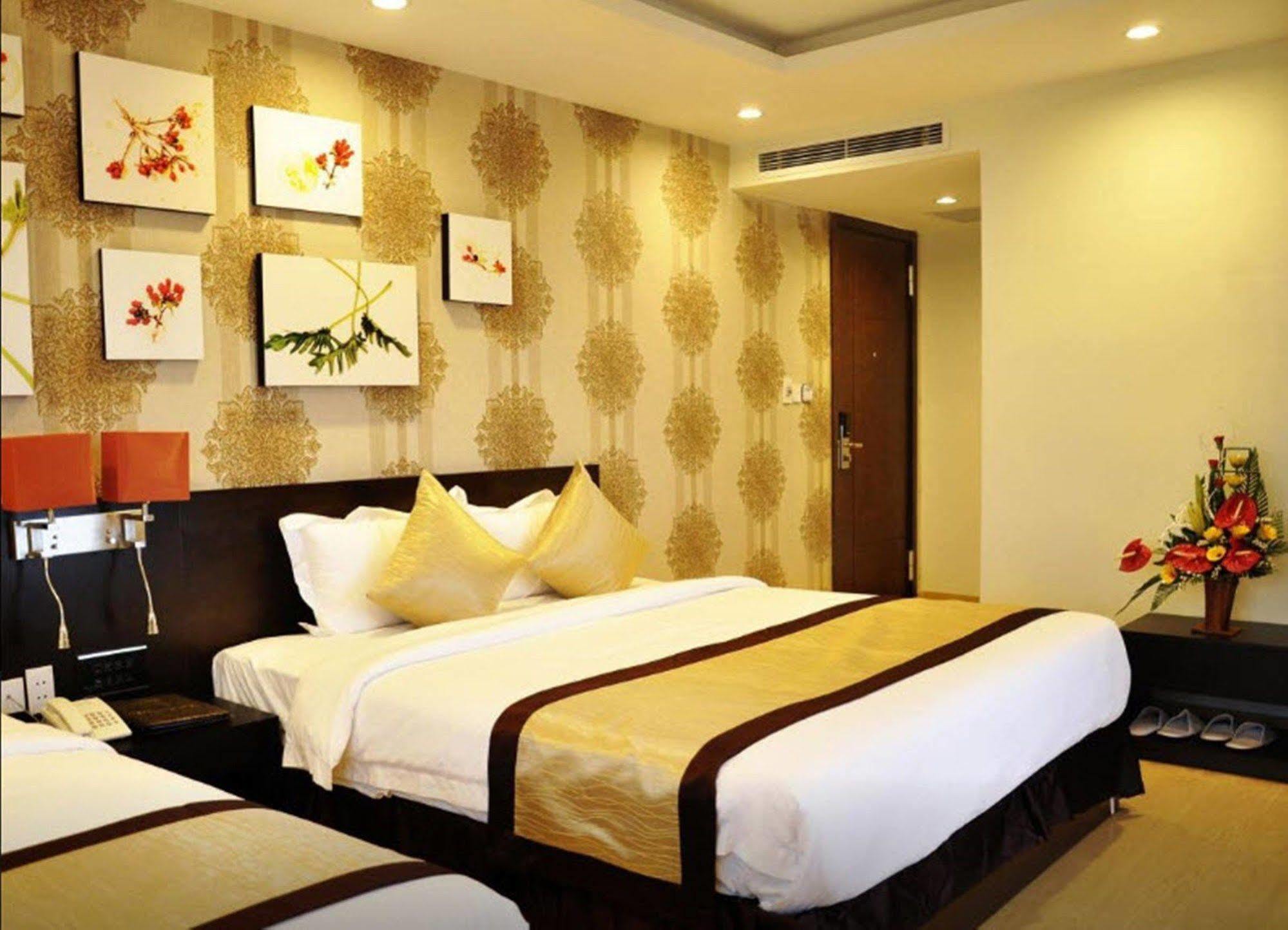 Bac Cuong Hotel Дананг Экстерьер фото