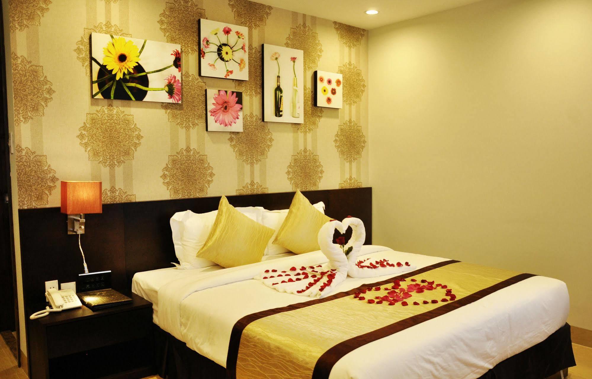 Bac Cuong Hotel Дананг Экстерьер фото